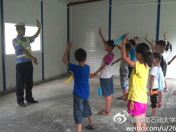 7��24��������ʯ�ʹ�W(xu��)У��(b��o)ӛ�߈F(tu��n)���Ű�֧��־Ը�(du��)�o���ӂ�������һ�ò�һ�ӵ��I(y��)�w�(y��n)�n�����а������t(y��)�����ώ����������ƌW(xu��)������ώ���N�I(y��)���(du��)�T��ϣ�������ӂ�?c��)ڸ���(g��)�I(y��)�ώ�ָ��(d��o)�����܌�(du��)δ����������Mϣ�����D�顰���������ڽ̌�(d��o)���ӂ���ָͨ�]�Ļ��A(ch��)�ք�(sh��)��