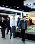 晉江城市展館　　晉江城市展館大樓位于世紀大道西側(cè)，于2004年12月動工建設(shè)，地上四層、地下一層，總建筑面積為18645平方米，項目總投資為7500萬元。