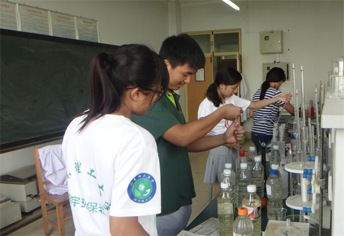 �(du��)�T��?c��)ڌ?sh��)�(y��n)�Ҍ�(du��)�ɼ��؁���ˮ���M(j��n)�Ќ�(sh��)�(y��n)����,����(du��)��Ҫ����ˮ�ӵ�PH�������늌�(d��o)���������ȹ����(xi��ng)ָ��(bi��o)�ęz�y(c��)����(sh��)��(j��)�M(j��n)��̎����