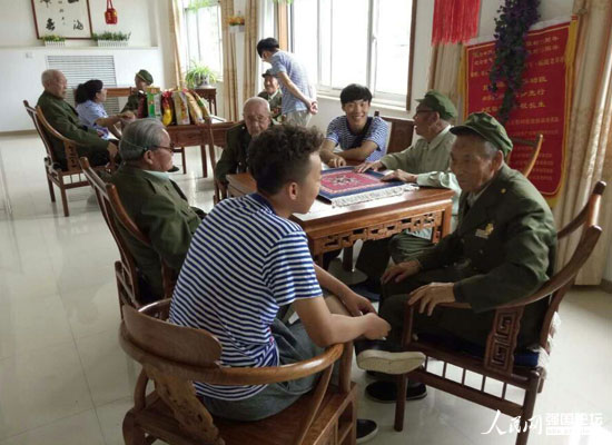 ���^�F���I(y��)���g(sh��)�W(xu��)Ժ�Ӱ��tɫС���(du��)��(l��i)���Ӱ���һ����Ժ�����ϱ���