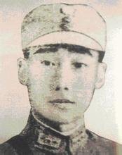 ��ü��,1905��3�������F��ʡ���x�h����1923��,��ü�������F��ʡ��ˮ�h����܊У��1926�꿼���S��܊У��5�ڲ����������I(y��)��Ͷ������,1937��������׃���l(f��)�󣬄�ü���S���(du��)�Ⱥ��Ͽ���Ԯ��13܊������܊��;����ƽ�����T�^�ϕr(sh��)������܊�u���ֵܲ��(du��)����ü����(d��ng)�C(j��)�����ʲ��(du��)��Ԯ���H��ǰ��ꇵ�ָ�]����(zh��n)����K�����܊��10��28���賿����ü�����ڵ�85���⵽��܊�����ړ�����ǰ��ꇵ�ָ�]�Ą�ü�����ұ���܊�ڏ���,���Ҡ�������(gu��)������׷ٛ(z��ng)�܊�ٌ���