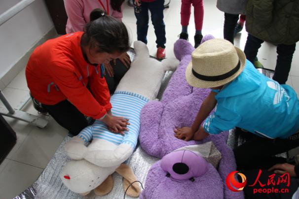 �V�|�t(y��)�ƴ�W(xu��)ů�L(f��ng)�Ї�־Ը����(w��)꠵��Ĵ�ʡ�����ݿ����h�����l(xi��ng)���ʹ��_չ����־Ը����(w��)���̺��ӂ��ƌW(xu��)�\�����p���\�ӓp������ᘌ��\�ӳ�Ҋ�܂���r���ڼ����Ծȼ������D�麢�ӂ����ò�ż����(x��)�ķΏ�(f��)�K�������ȼ��ȼ��������F��ṩ��