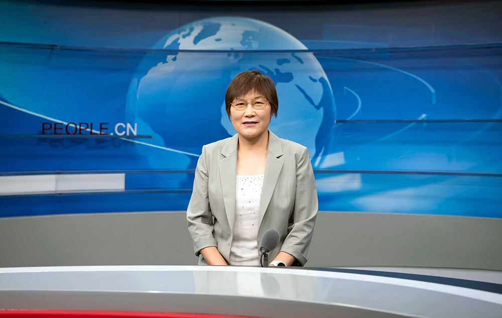 中國兒童中心黨委書記叢中笑接受人民網(wǎng)采訪。人民網(wǎng) 楊華龍攝